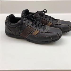 American Eagle Memory Form Sneakers